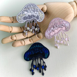 [専用 ☆クララ☆様]ハンドメイド 刺繍 フェルト オーダーメイド クラゲ刺繍ブローチ 090 ブローチ ga.la 通販 14986052｜Creema
