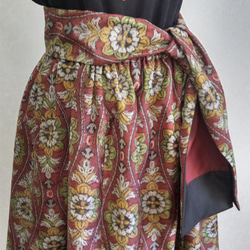 V着物リメイク♪ストール付：上質なよろけ縞花模様の大島紬の大人スカート☆裏地付き：８０ｃｍ丈　 4枚目の画像
