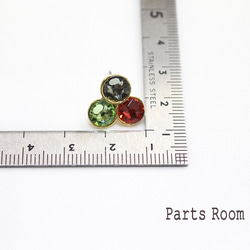 [2 件] 三重施華洛世奇耳環 [紅色 x 綠色 x 藍色] [鈦柱] -mt-3832 第4張的照片