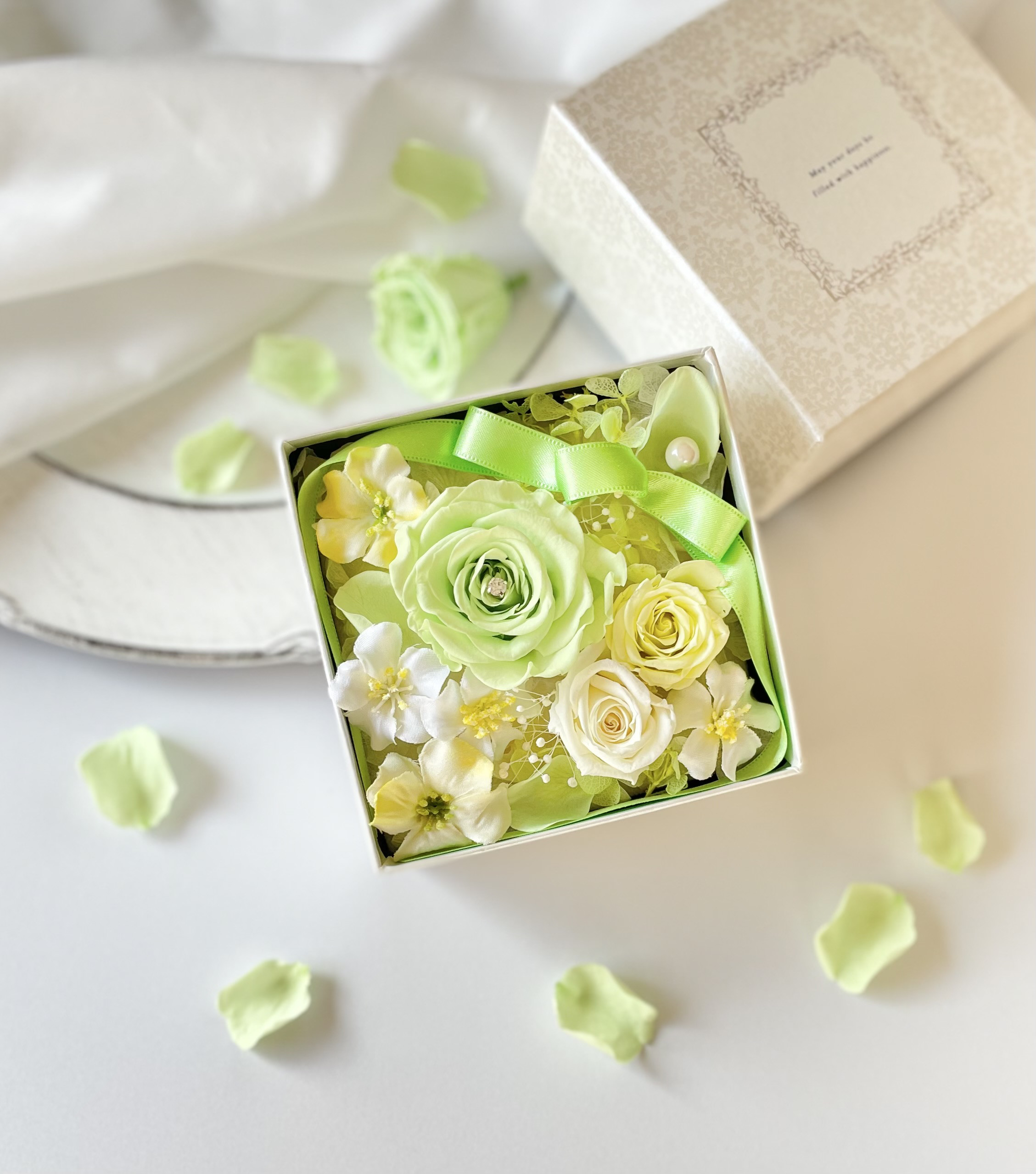 インテリア雑貨　ギフト　プチギフト　おしゃれ　可愛い　人気　ボックス　長持ち　造花　バラ　記念日　母の日　遅れてごめんね