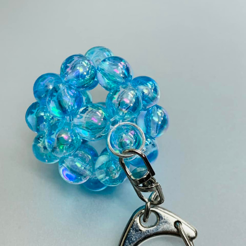 p190 ビーズボールキーホルダー クリアブルー 青透明色 シンプル 小物