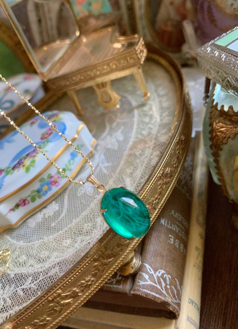 今後価値上がるかも？希少ビーズのチョーカ＆イアリングセット 【公式