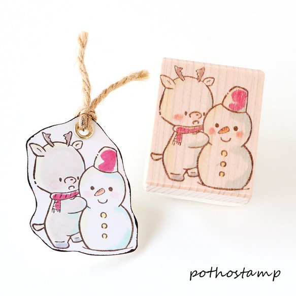 雪だるまを作るトナカイくんの消しゴムはんこ はんこ・スタンプ ぽと