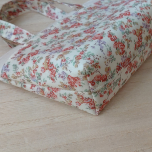 リバティ〉ラミネート・手提げポーチ（16㎝ファスナー） ポーチ