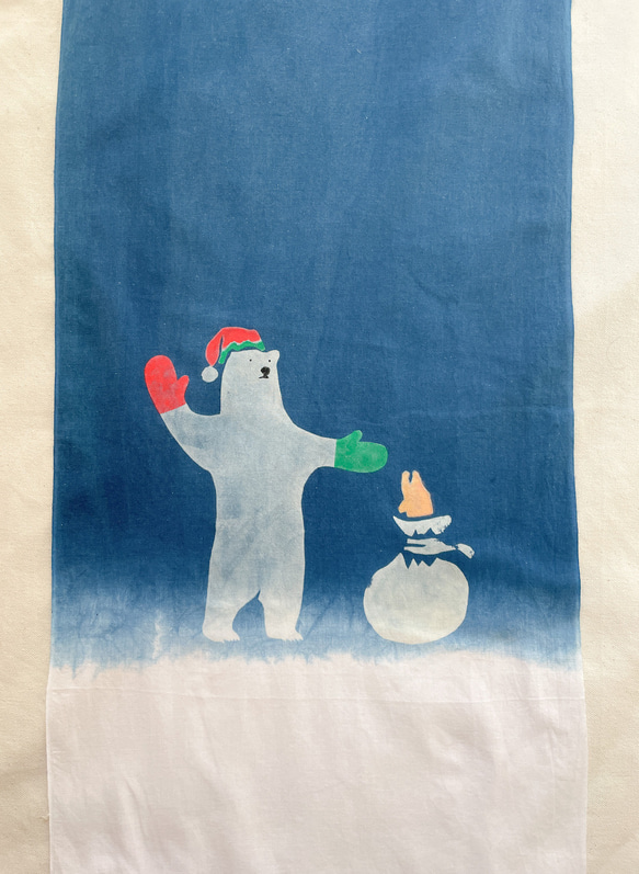 送料無料　" Oh! I love Christmas "2　訳あり 藍染め手ぬぐい 白クマ 魚　型摺り染 プレゼント 1枚目の画像