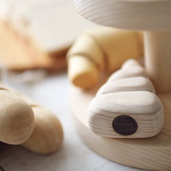 wooden bread set ふんわり優しい 木のおままごとパン 木製パンセット 6枚目の画像