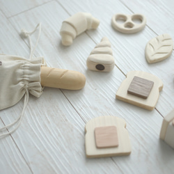 wooden bread set ふんわり優しい 木のおままごとパン 木製パンセット 4枚目の画像