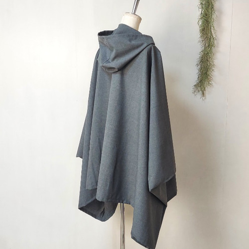 グレーのポンチョ ～ 良質生地 ケープ コート マント ジャケット