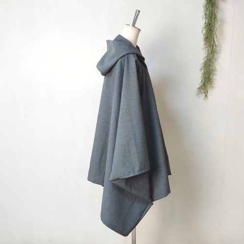 ミスアシダ　ポンチョ　ケープコート グレーのポンチョ ～ 良質生地 ケープ コート マント ジャケット