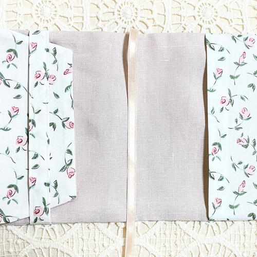 リバティプリントを使用した＊ブックカバー＊ ブックカバー ここはる