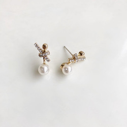 Crystal tie pearl pierce 2枚目の画像