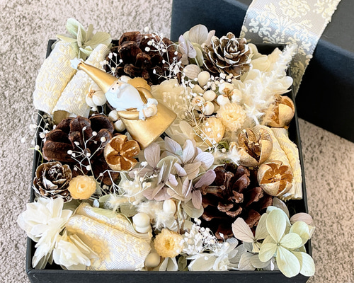 フラワーボックス クリスマス ホワイト プリザーブド アレンジメント