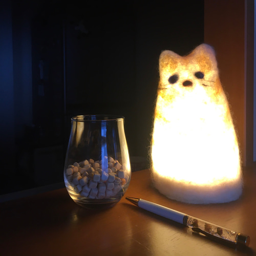 受注制作】ランプシェード：羊毛フェルトのもふふわねこらんぷ （着せ