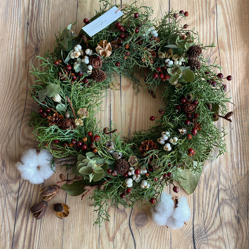 針葉樹と木の実たっぷりリース✳︎✳︎ブルーアイス 木の実リース