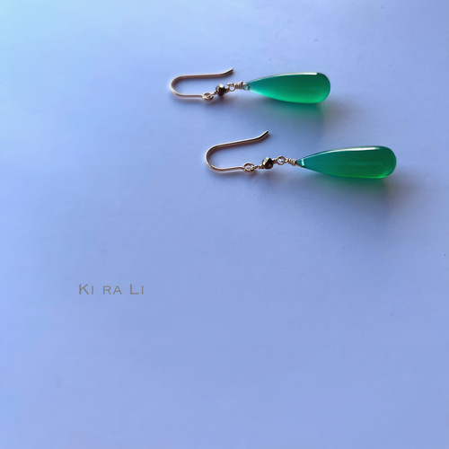 ポメころび 14kgfグリーンオニキス×MOPカービングピアス/イヤリング 14kgfグリーンオニキス✖️MOP✖️水晶ピアス/イヤリング - メルカリ
