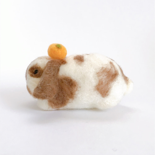 羊毛フェルト　作家様作品　うさぎ　ぬいぐるみ　ロップイヤー ロップイヤーうさぎのマスコット（茶色×白色） 羊毛フェルト 羊毛
