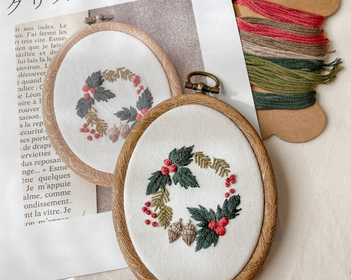 制作キット・柊とどんぐりのクリスマスリース刺繍 キット もりの