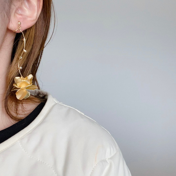 bridal pierce《k16gp   ブライダル　ウェディング　ゴールド　フラワー　ウェーブ　パール　お呼ばれ》 9枚目の画像