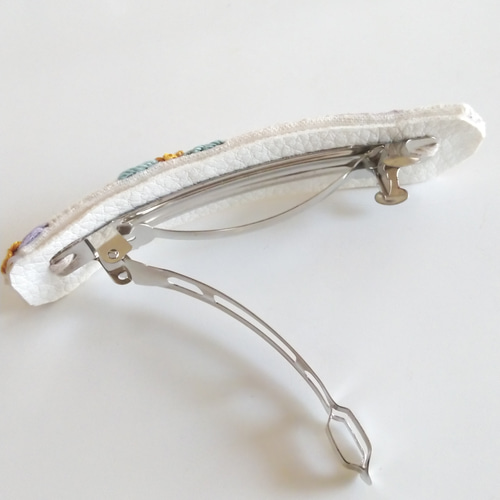 新品 正規品!!  バレッタ 花の刺繍バレッタ kiraku. 14992184｜Creema 通販 ヘアアクセサリー