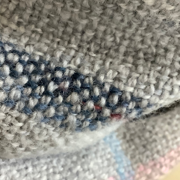 手織りのウールマフラー（メリノ100%の手紡ぎ毛糸使用) no.2268 6枚目の画像