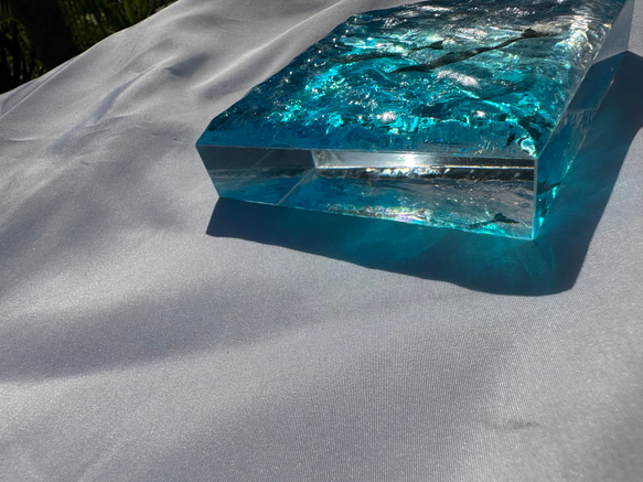 新作　インテリアアートブロック　エメラルドブルーの海とペン　アのイルカ　スケルトン海 4枚目の画像