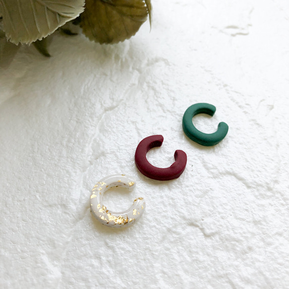 ★再販★軽い/クリスマスカラーのイヤーカフ/3点セット/レッド/ホワイト/グリーン/クレイ 2枚目の画像