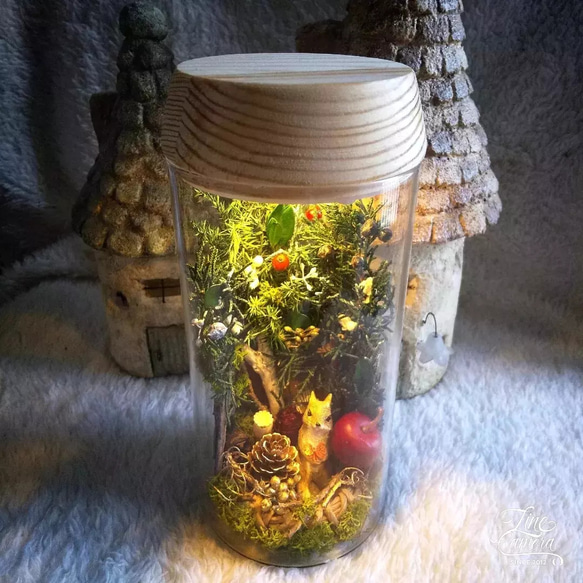 【再販】【受注販売】LEDライト付き ボトルランプ 「りすの住む森のクリスマス」 ボトルライト ボトルフラワー 1枚目の画像