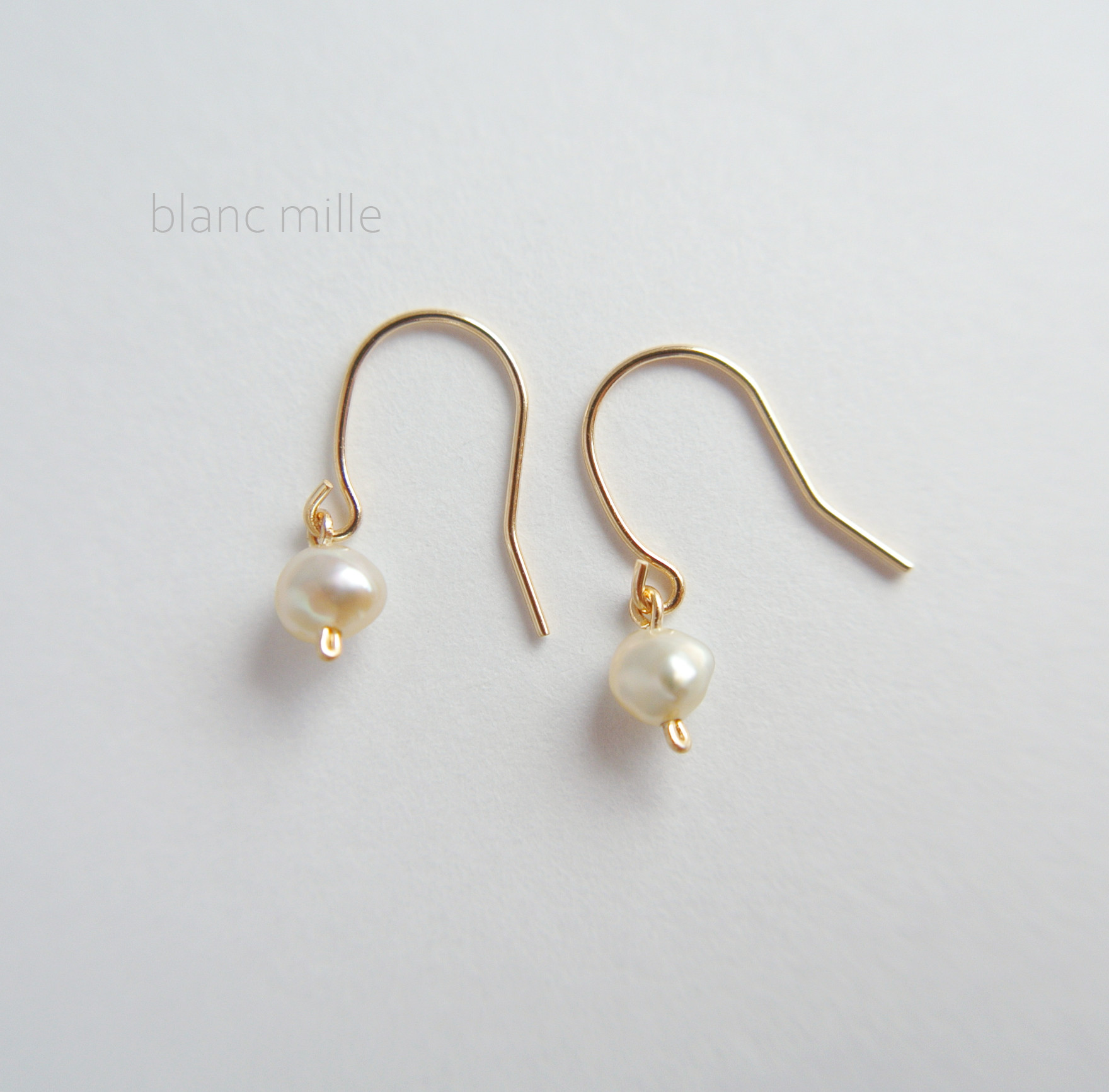 No.1873○*K18 アコヤケシパール シンプルピアス○*18金 ナチュラル芥子真珠 アクセサリー