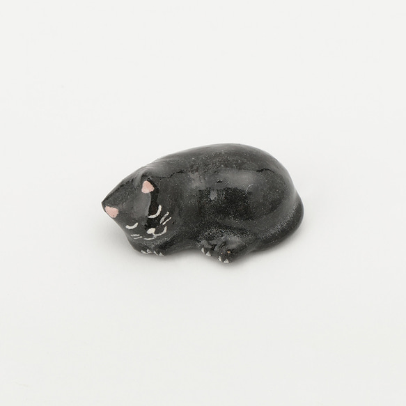 楽入窯製「箸置　眠り猫」 楽焼　手描き 1枚目の画像