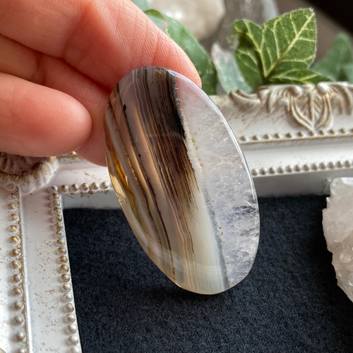 結晶付きバンデッドアゲート(縞瑪瑙） 天然石ルース 天然石