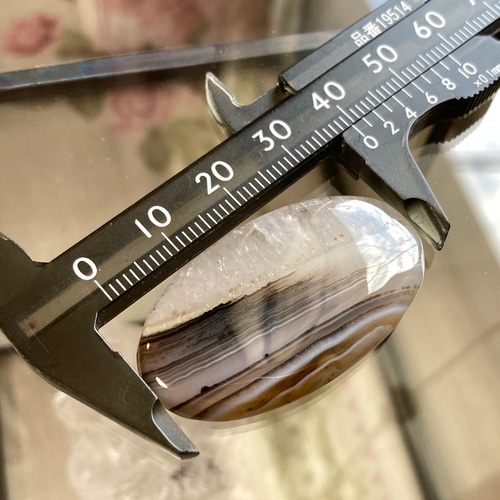 結晶付きバンデッドアゲート(縞瑪瑙） 天然石ルース 天然石