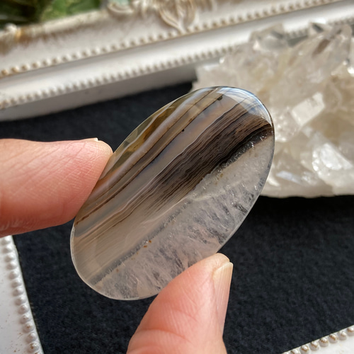 結晶付きバンデッドアゲート(縞瑪瑙） 天然石ルース 天然石