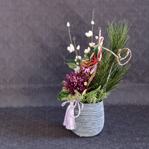 お正月☆伝統的な門松風アレンジ 黒花器 アートフラワー はなごま屋