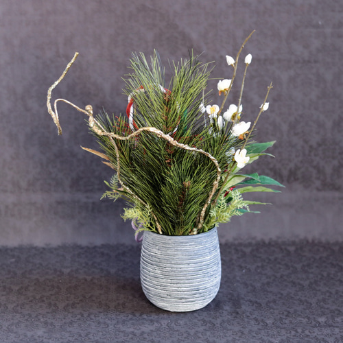 お正月☆伝統的な門松風アレンジ 黒花器 アートフラワー はなごま屋