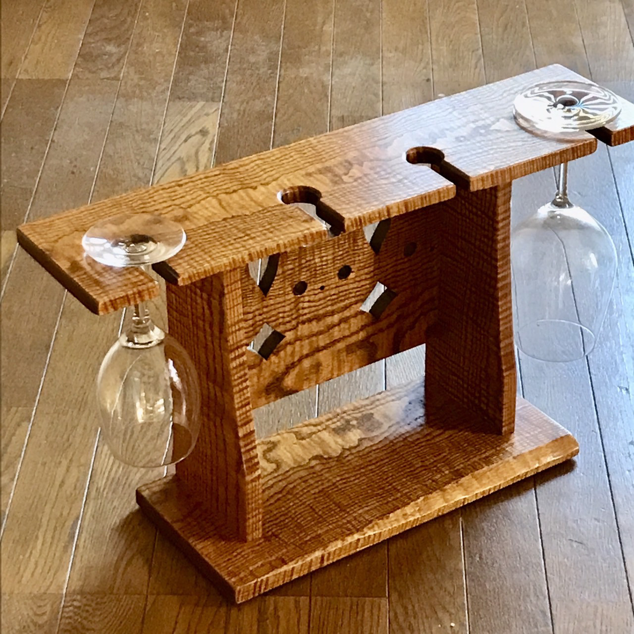 猫のワイングラスホルダー　キハダちぢみ杢　拭き漆