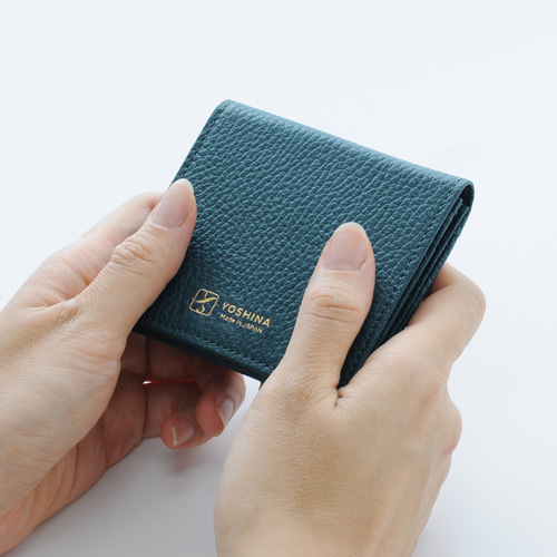 最小レベルでありながら、大容量・丈夫さを両立させてYOSHINA二つ折