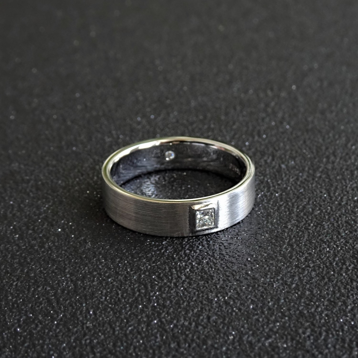 天然スクエアダイヤモンド マットプラチナ PT950 リング 小粒