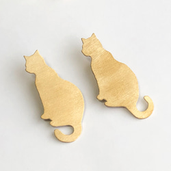 【1000円OFF/限定1点】猫ちゃんのシルエットブローチ 〈プレゼントにおすすめ〉 猫 ブローチ 真鍮 プレゼント 2枚目の画像