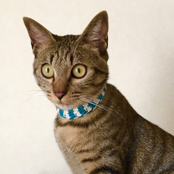 綿100% 金具なし 柔らか猫用首輪 - シニア・子猫に優しい調節可能デザイン 緑 白 チェック 5枚目の画像