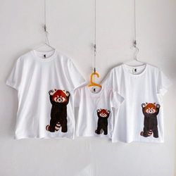 キッズ レッサーパンダ柄Tシャツ ホワイト　手描きで描いた動物柄Tシャツ 6枚目の画像