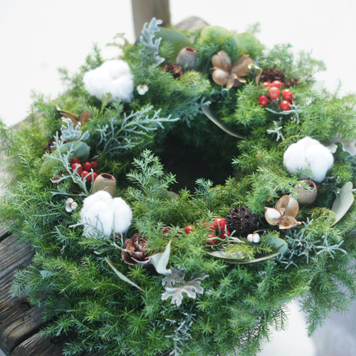 38㎝Lサイズ 生の針葉樹で作るクリスマスリース(木の実たっぷり