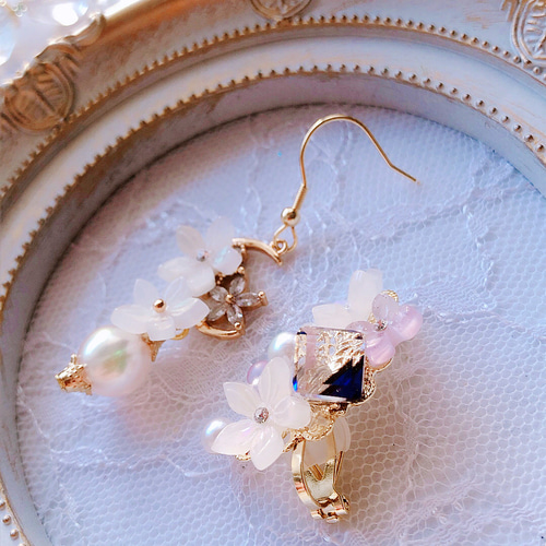 茉莉花 アシンメトリーなジャスミンのお花ピアス／イヤリング ピアス 