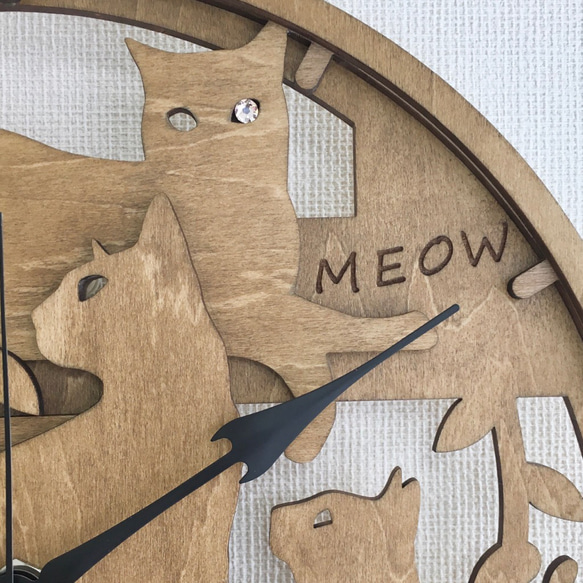 壁掛けオブジェ時計《くつろぎネコ》 3枚目の画像