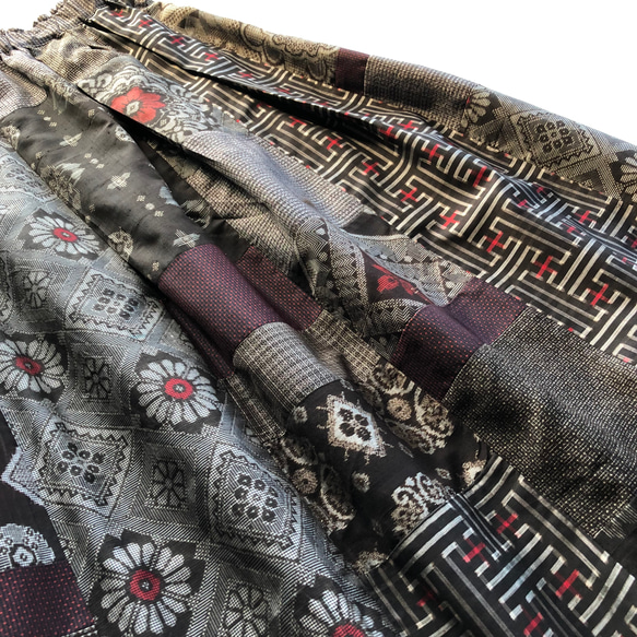アンティーク大島紬のパッチワークスカート　龍郷赤　裏地付き　着物リメイク 8枚目の画像