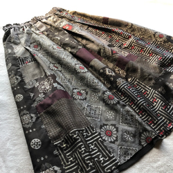 アンティーク大島紬のパッチワークスカート　龍郷赤　裏地付き　着物リメイク 7枚目の画像