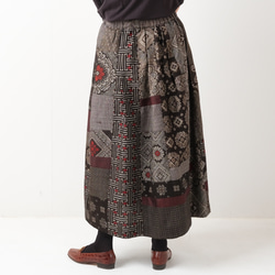 アンティーク大島紬のパッチワークスカート　龍郷赤　裏地付き　着物リメイク 2枚目の画像
