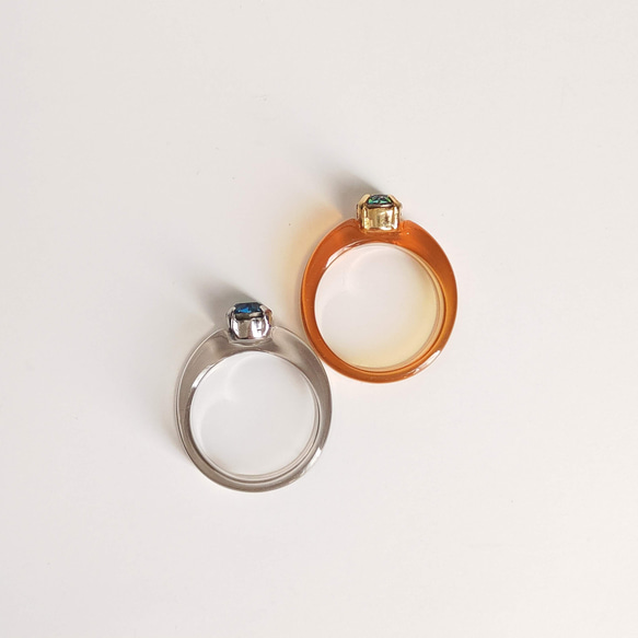 [降價] 透明壓克力戒指 | 駝色 x 翠綠 | 樹脂戒指，金屬過敏兼容，尺寸 13 第4張的照片
