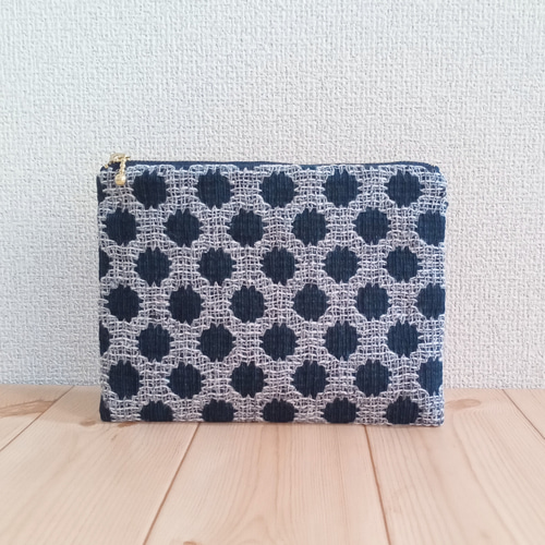 ふんわり☆18cmファスナーのフラットポーチ 水玉/ドット 内ポケット  