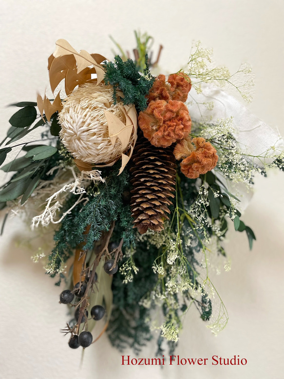 プリザーブドのバンクシアでナチュラルスワッグ（35センチ×41センチ  