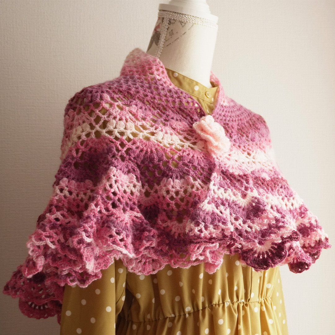 【冬物SALE】フリル咲きパンジーのグラデーションショール　コサージュ付き 4,640円